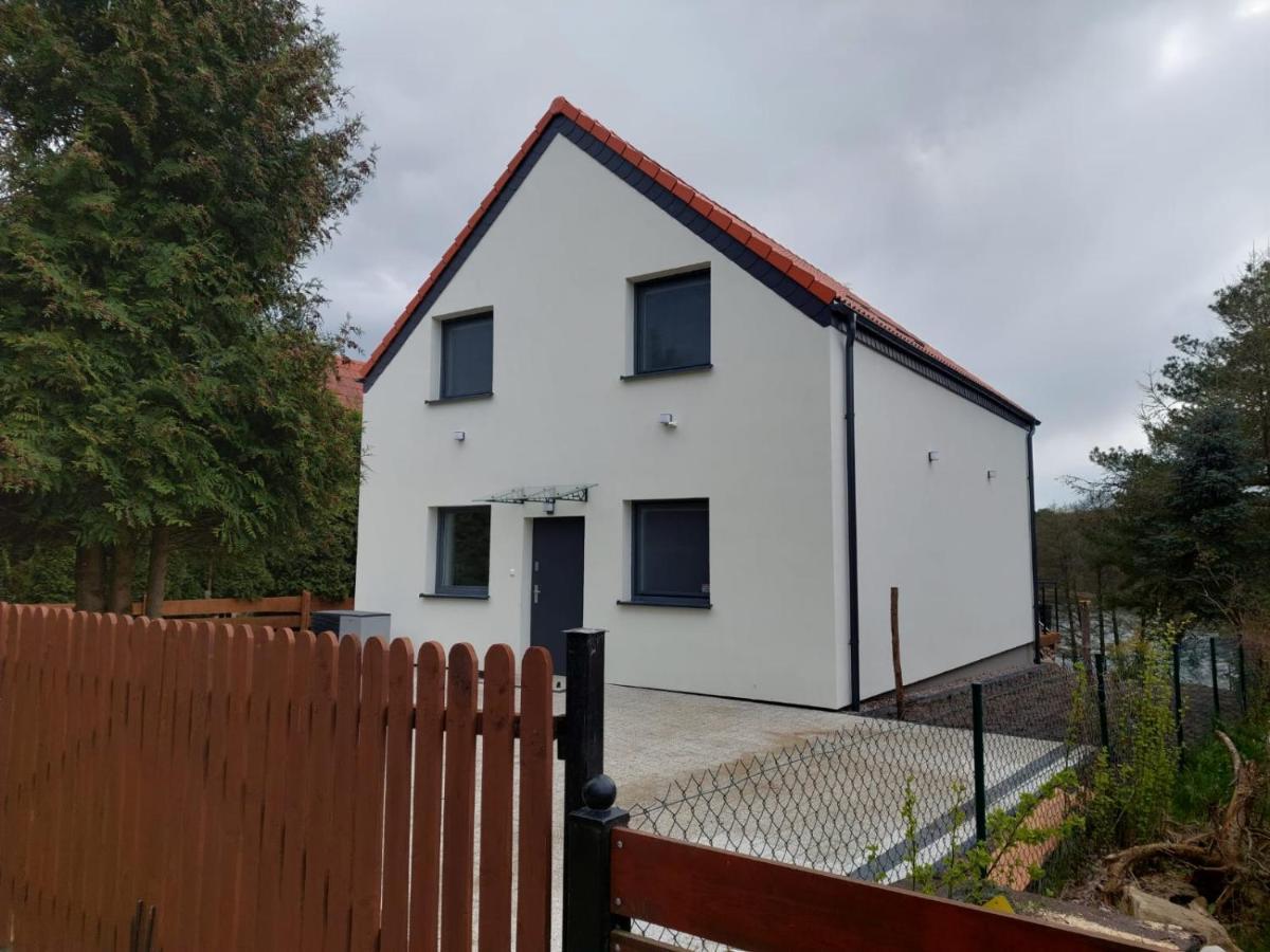 Dom Nad Jeziorem Gaja House Jadamowo Eksteriør billede