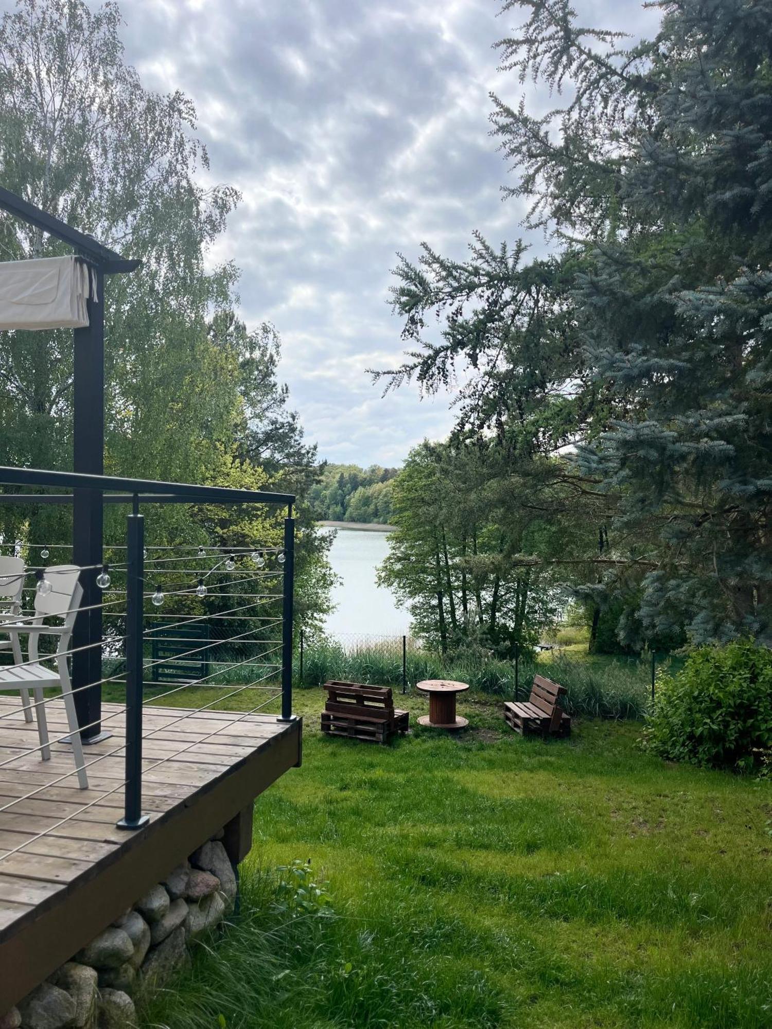 Dom Nad Jeziorem Gaja House Jadamowo Eksteriør billede